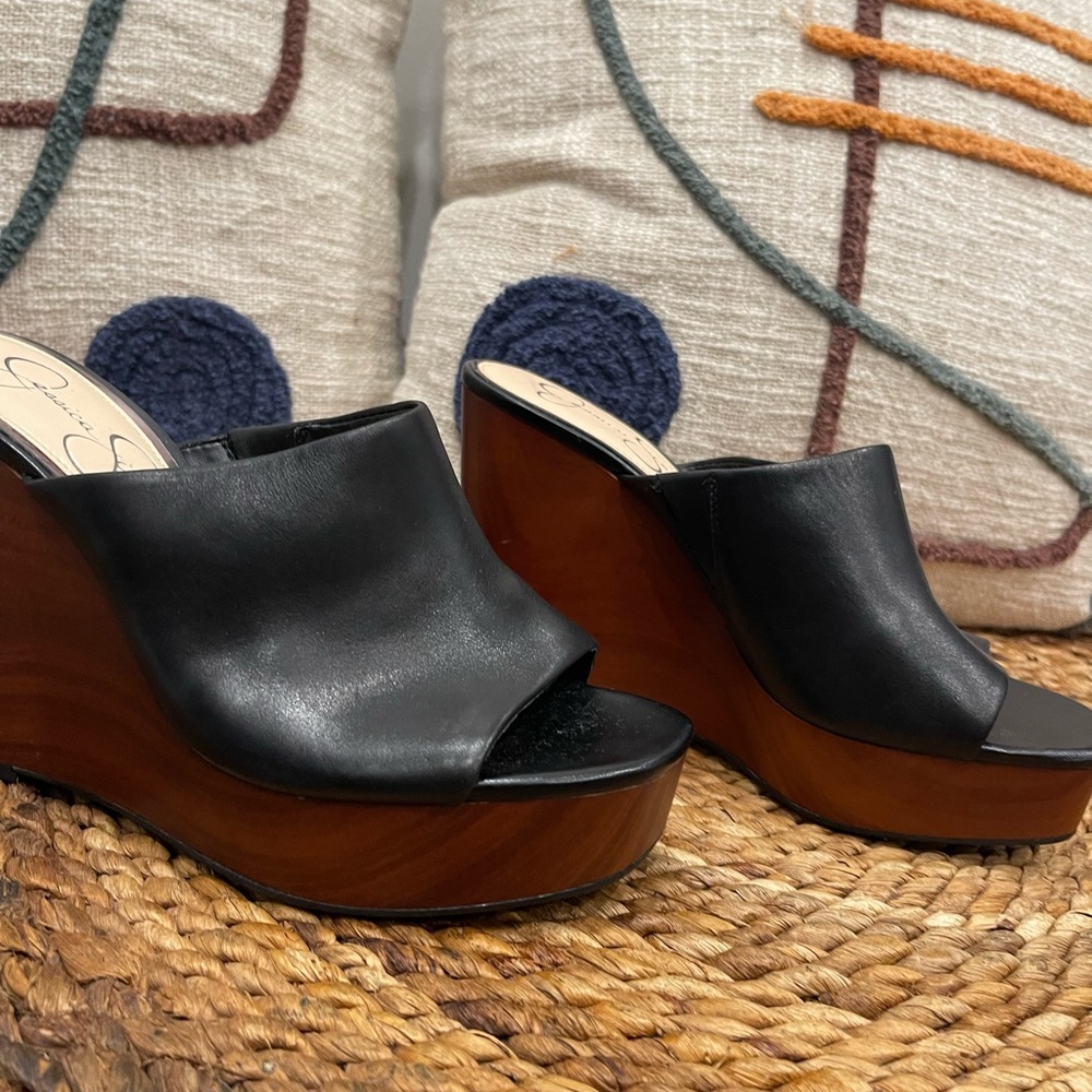 Jessica Simpson Women’s Black Platform Wedge